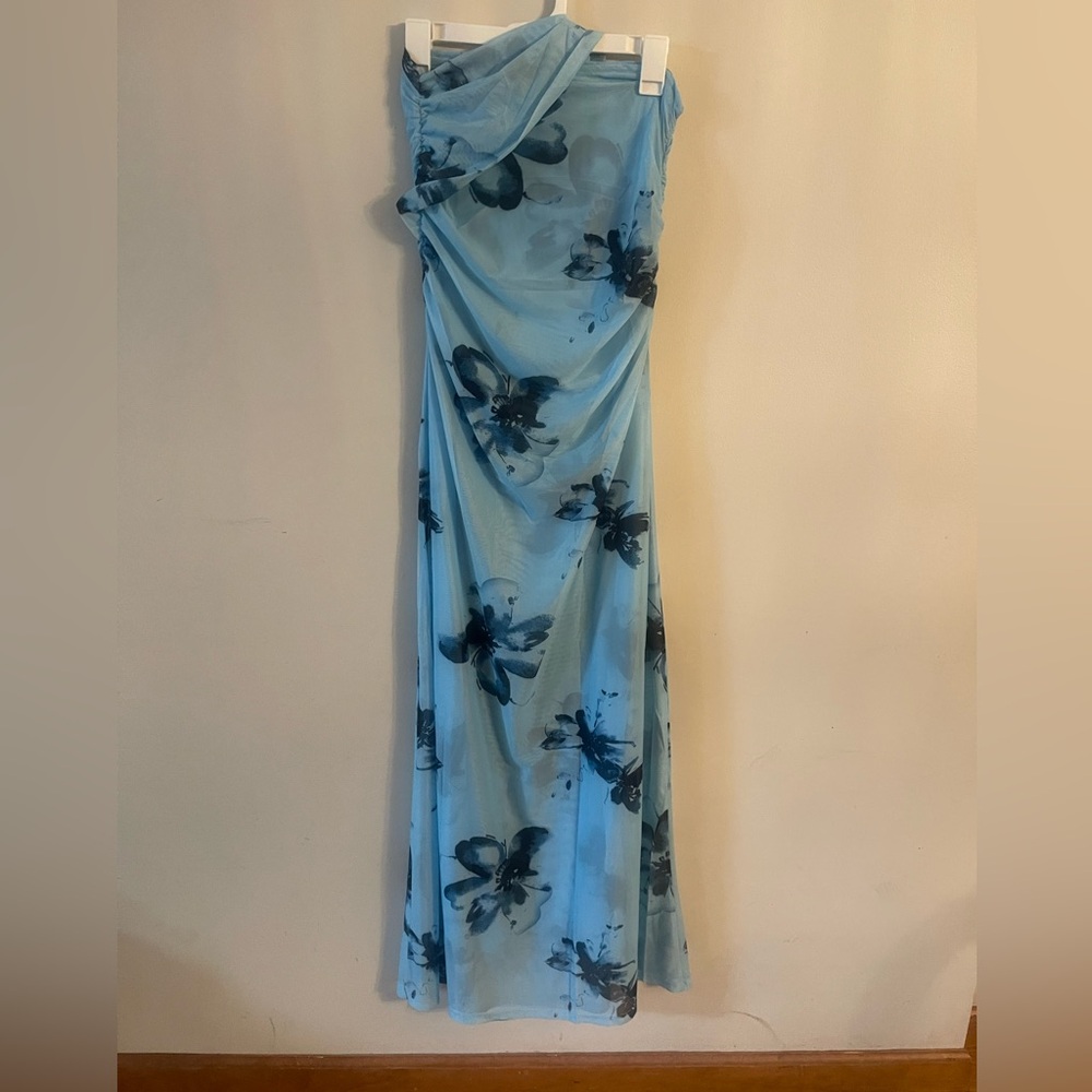 Elegant Blue Floral Maxi Dress